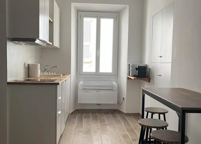Renovated Seaside Studio In The Heart Of Menton