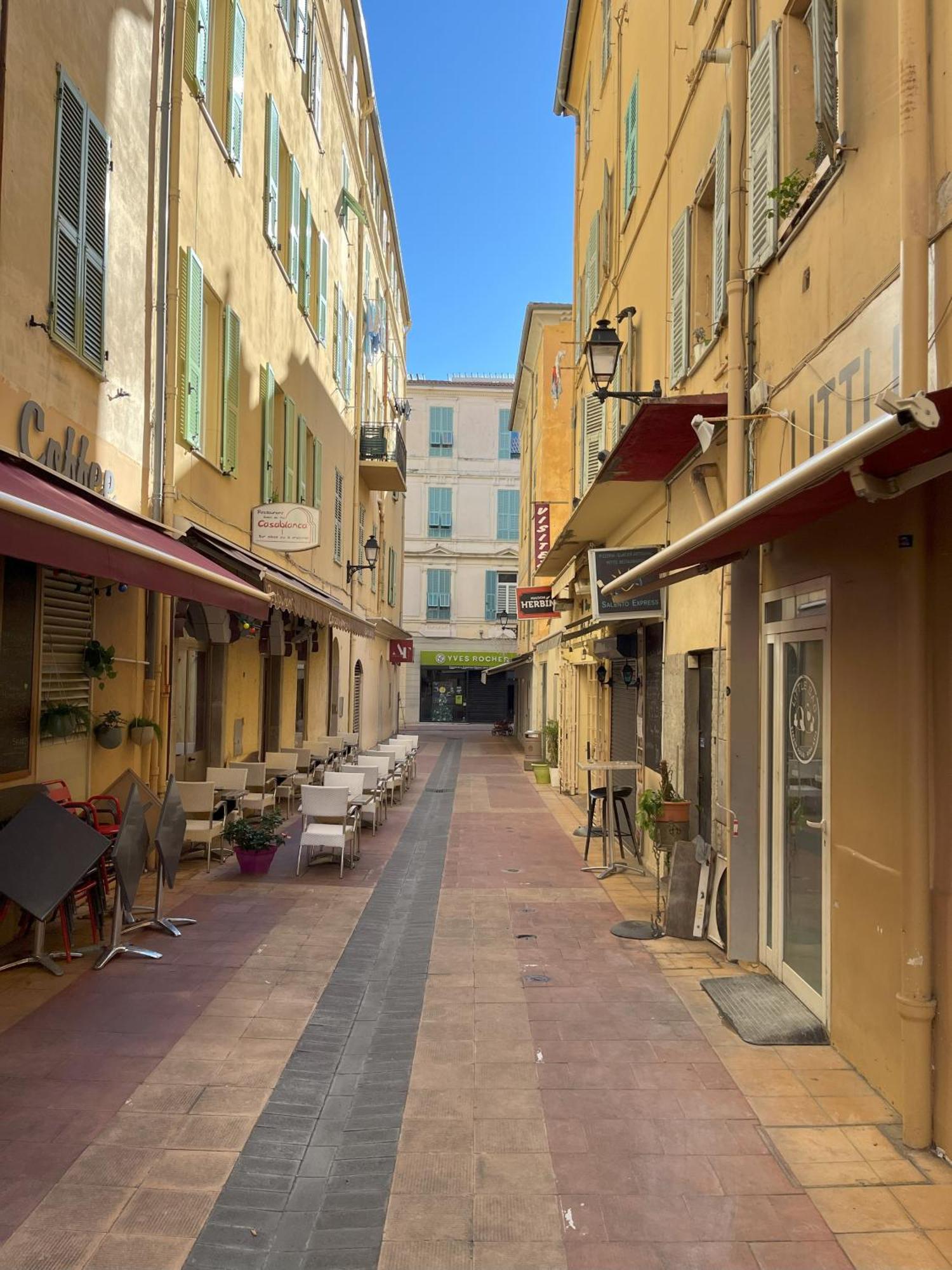 Renovated Seaside In The Heart Of Menton