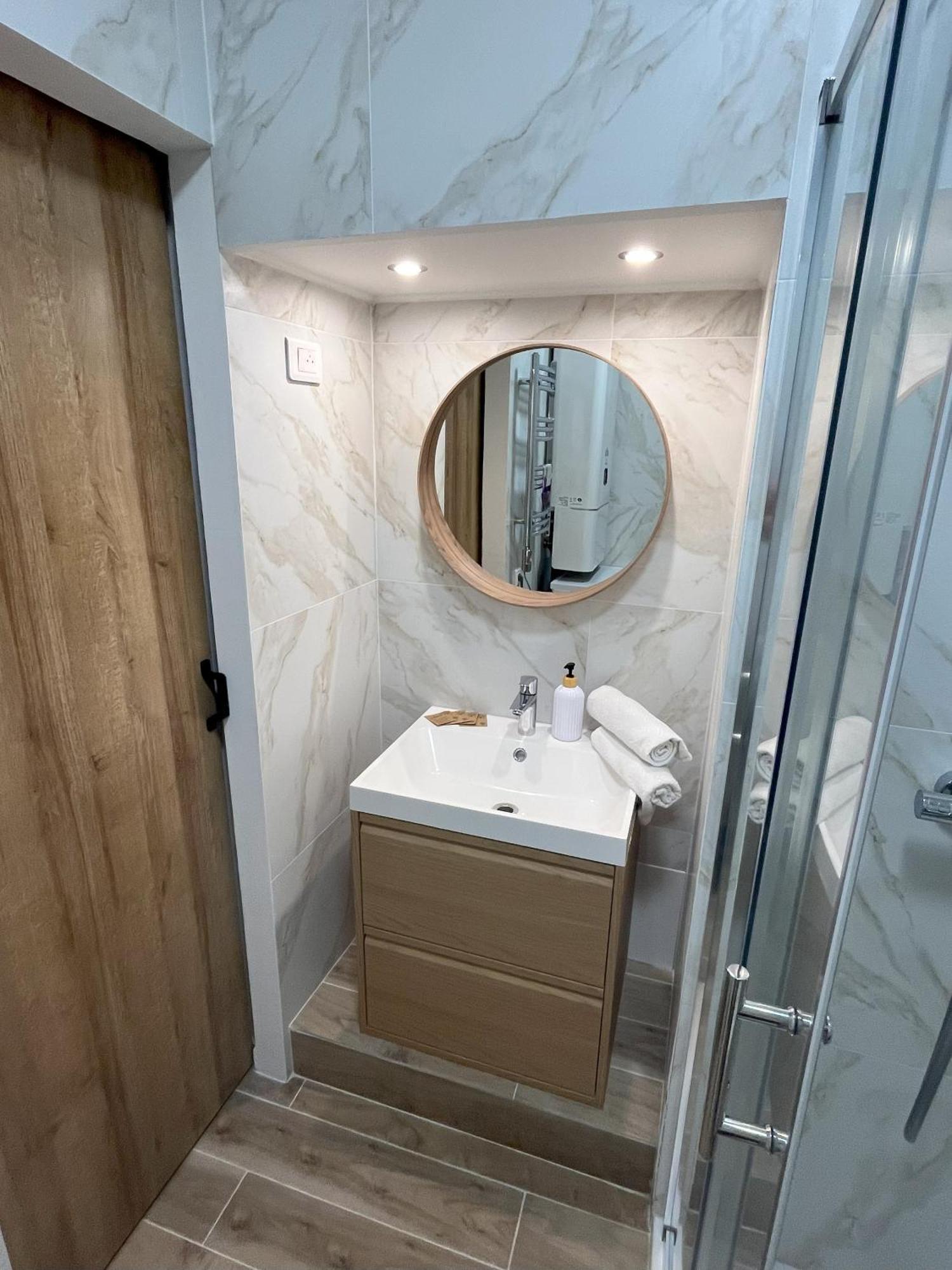 Renovated Seaside In The Heart Of Menton